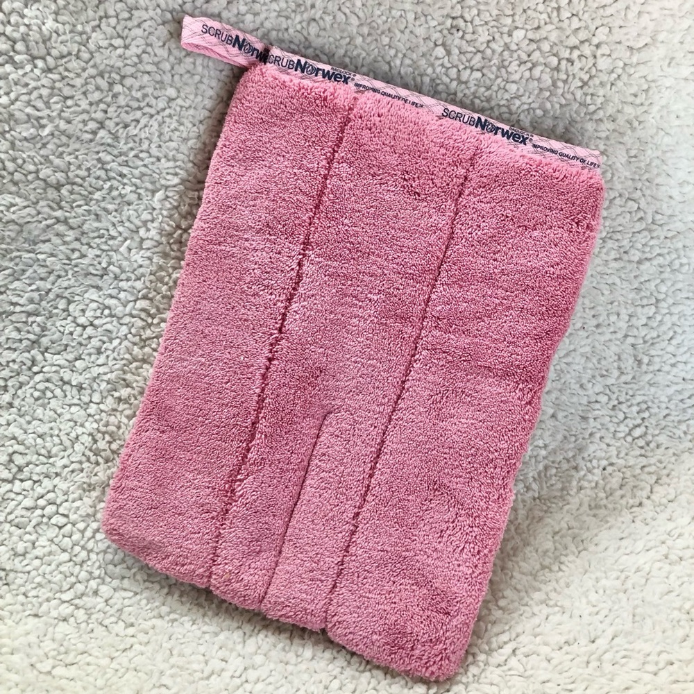 Norwex Bathroom Scrub Mitt